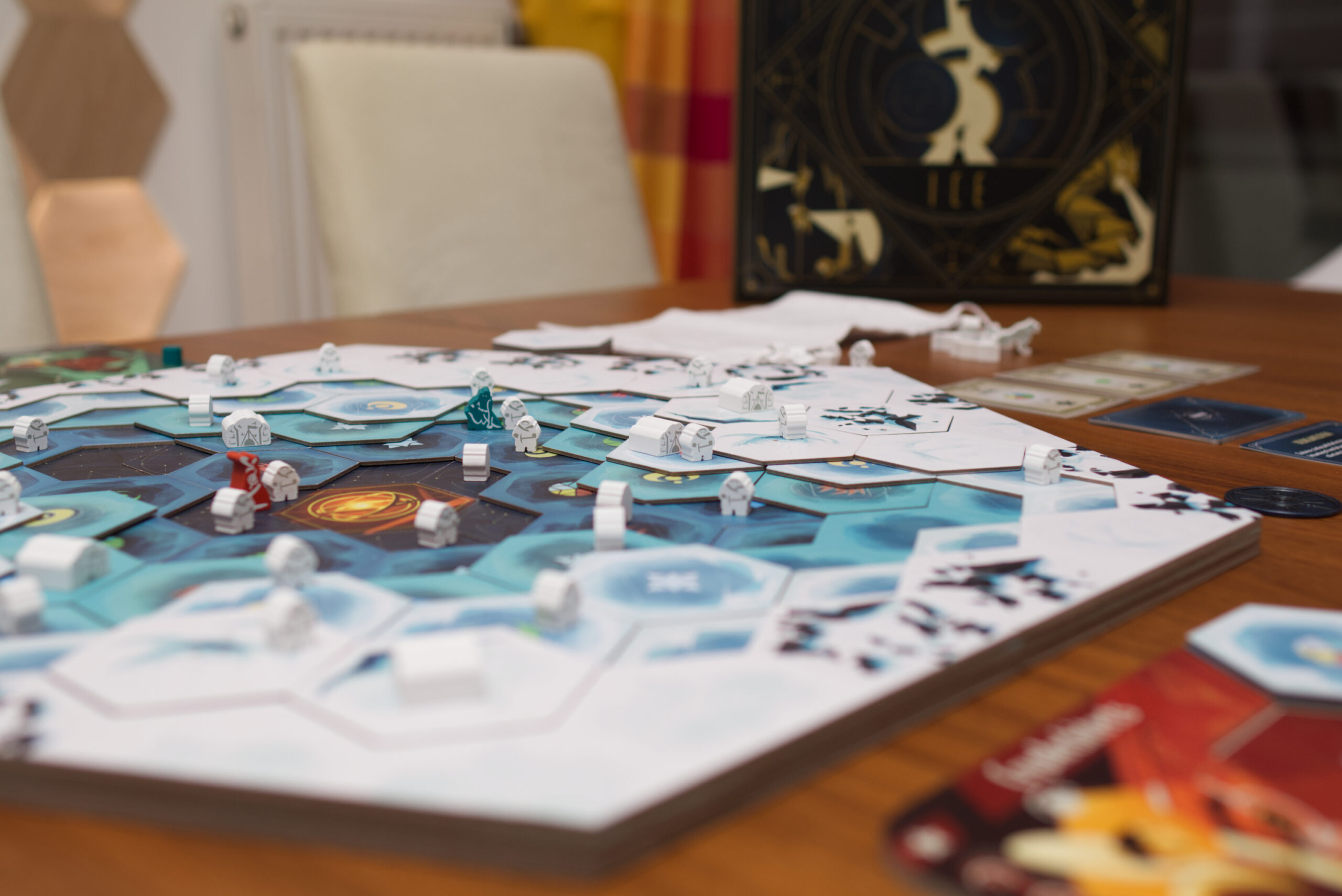 First Impressions of ICE – A Coffee Table Board Game